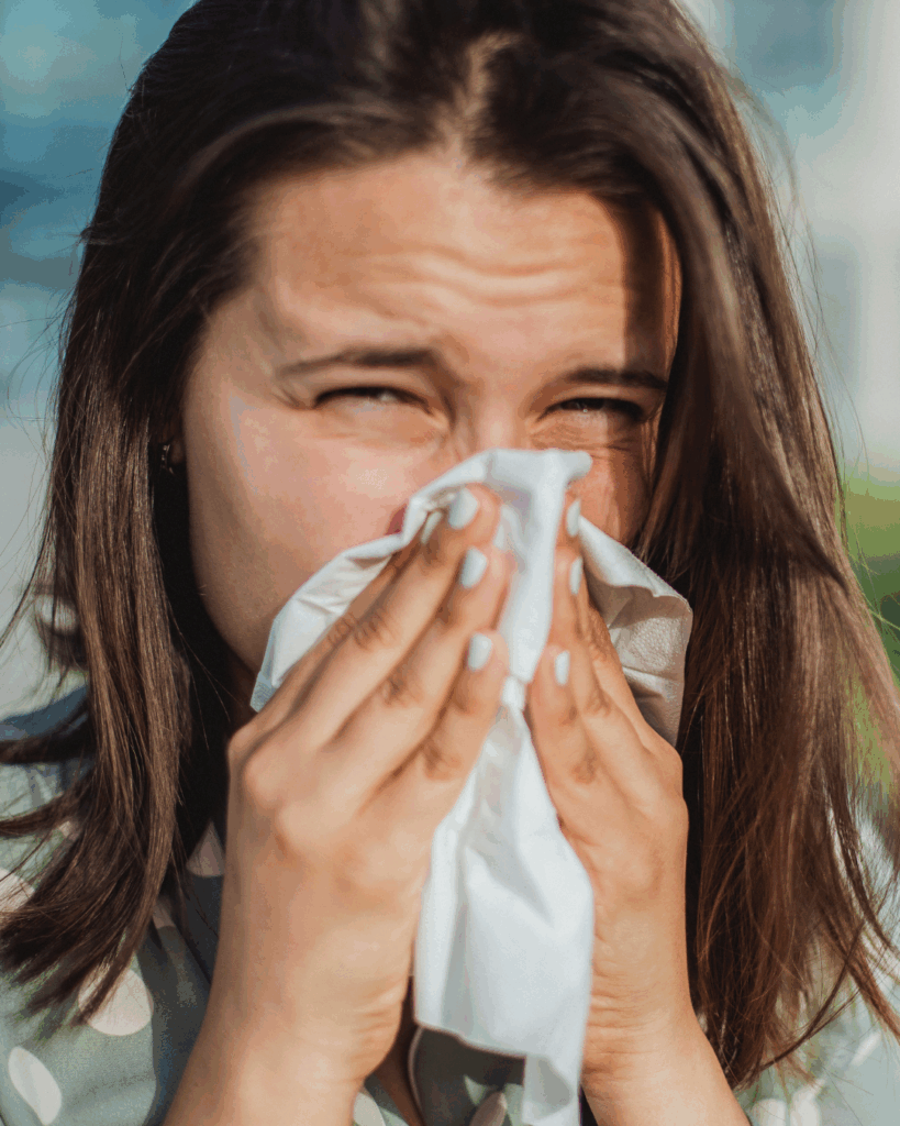 αντροχοανικός πολύποδας woman with runny nose